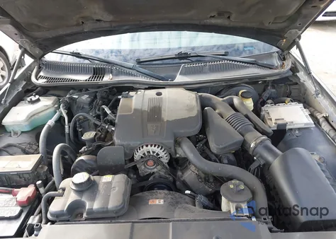 2005 Lincoln Town Car Signature L from USA, damaged, VIN 1LNHM85W25Y654702